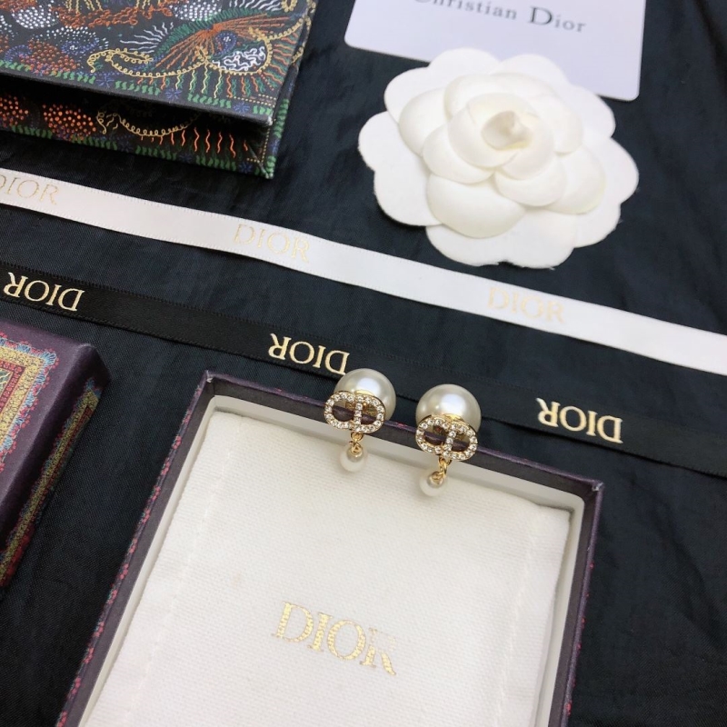 chr1st1an D10r earrings